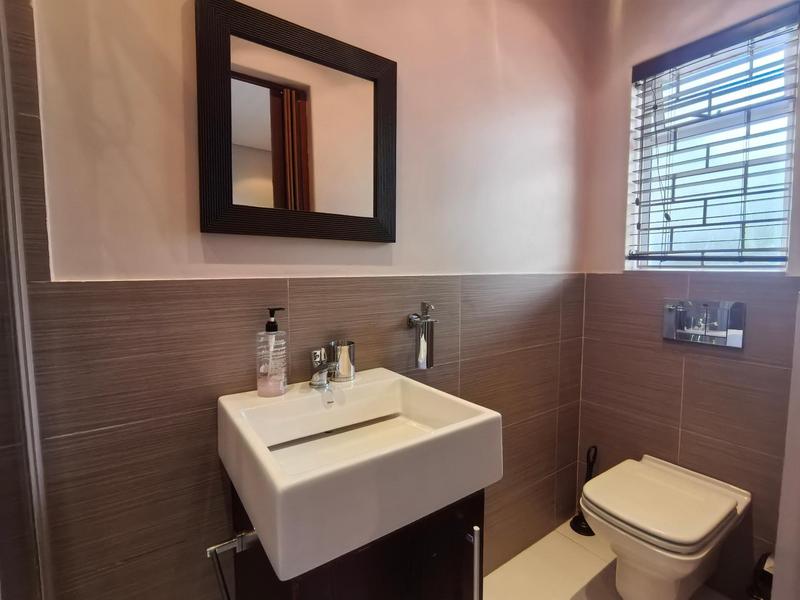 To Let 2 Bedroom Property for Rent in Sea Point Western Cape